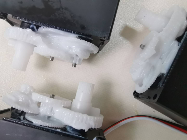 塑膠齒輪潤(rùn)滑方面該用什么潤(rùn)滑脂才好呢？